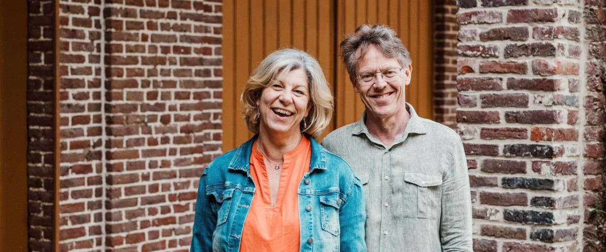 Roseline en Patrick, de nieuwe uitbaters van het koetshuis in Poeke.